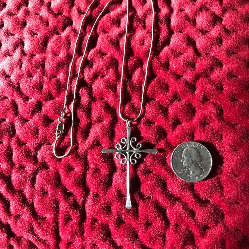 STERLING SILVER CROSS ON STERLING SILVER CHAIN